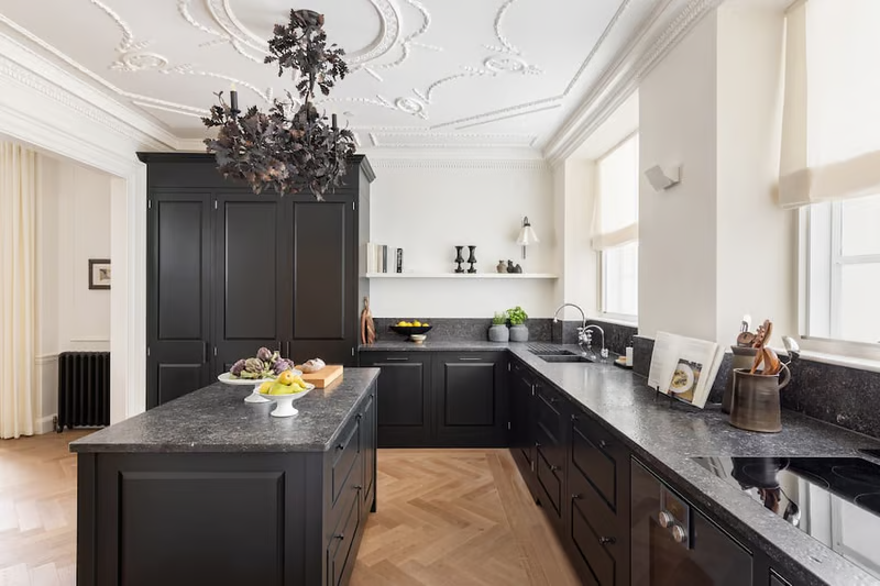 Nhà bếp tại Duplex Tân cổ điển