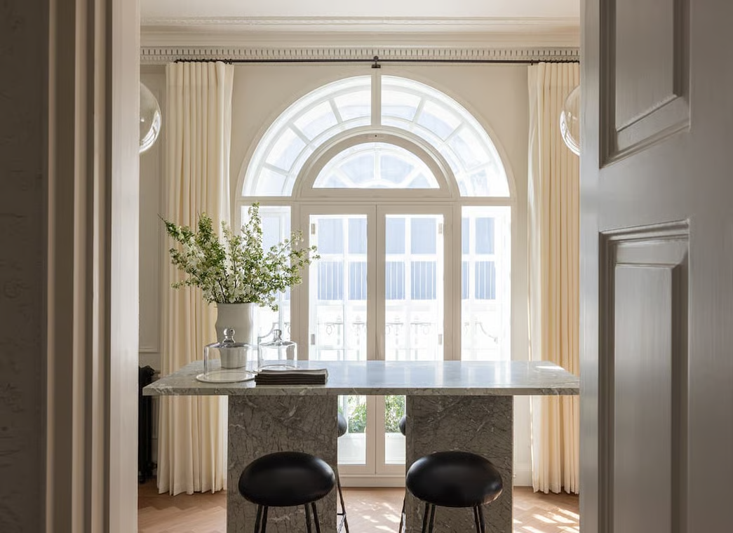 Phòng ăn tại Duplex Tân cổ điển