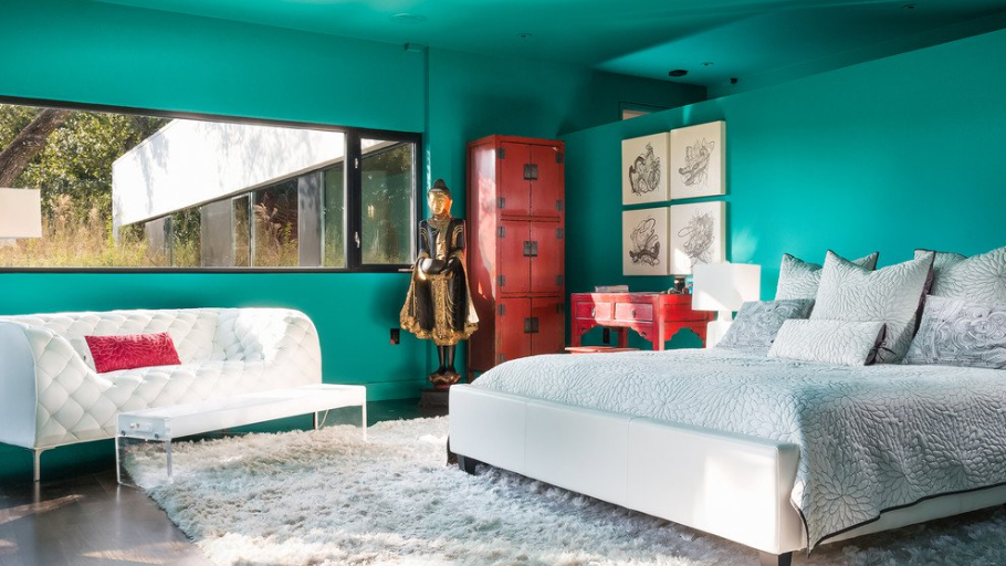 Phòng ngủ Á Đông với nội thất thấp, tối giản và tinh tế