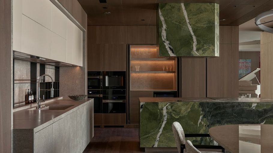 Nhà bếp và khu vực ăn uống Penthouse Châu Âu sang trọng, tiện nghi