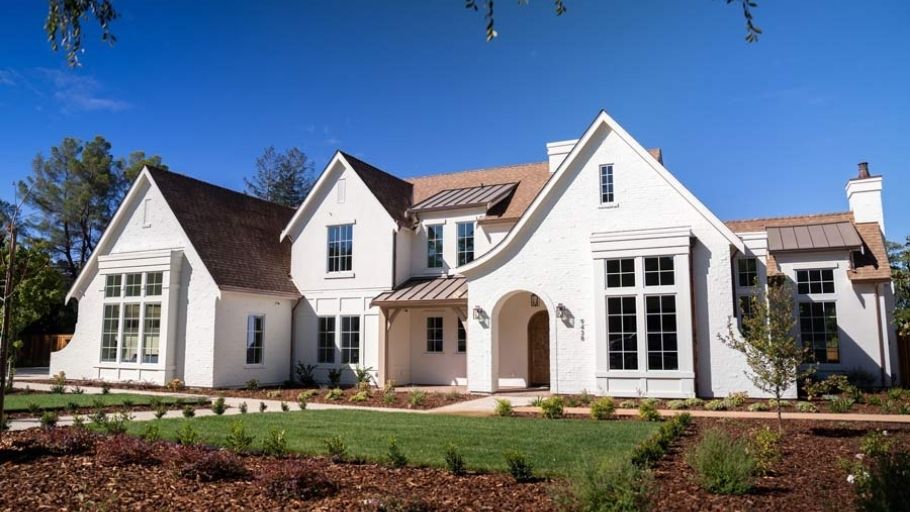 Nhà colonial Mỹ 2 tầng