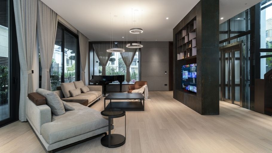 Góc nhìn tổng thể phòng khách từ lối vào