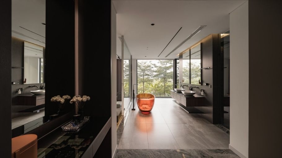 Phòng tắm master kiểu Pháp