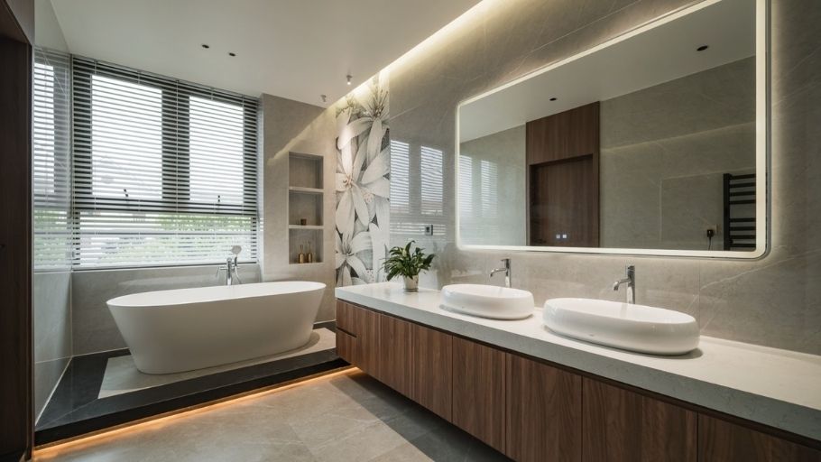 Phòng tắm master tại Saroma Villa