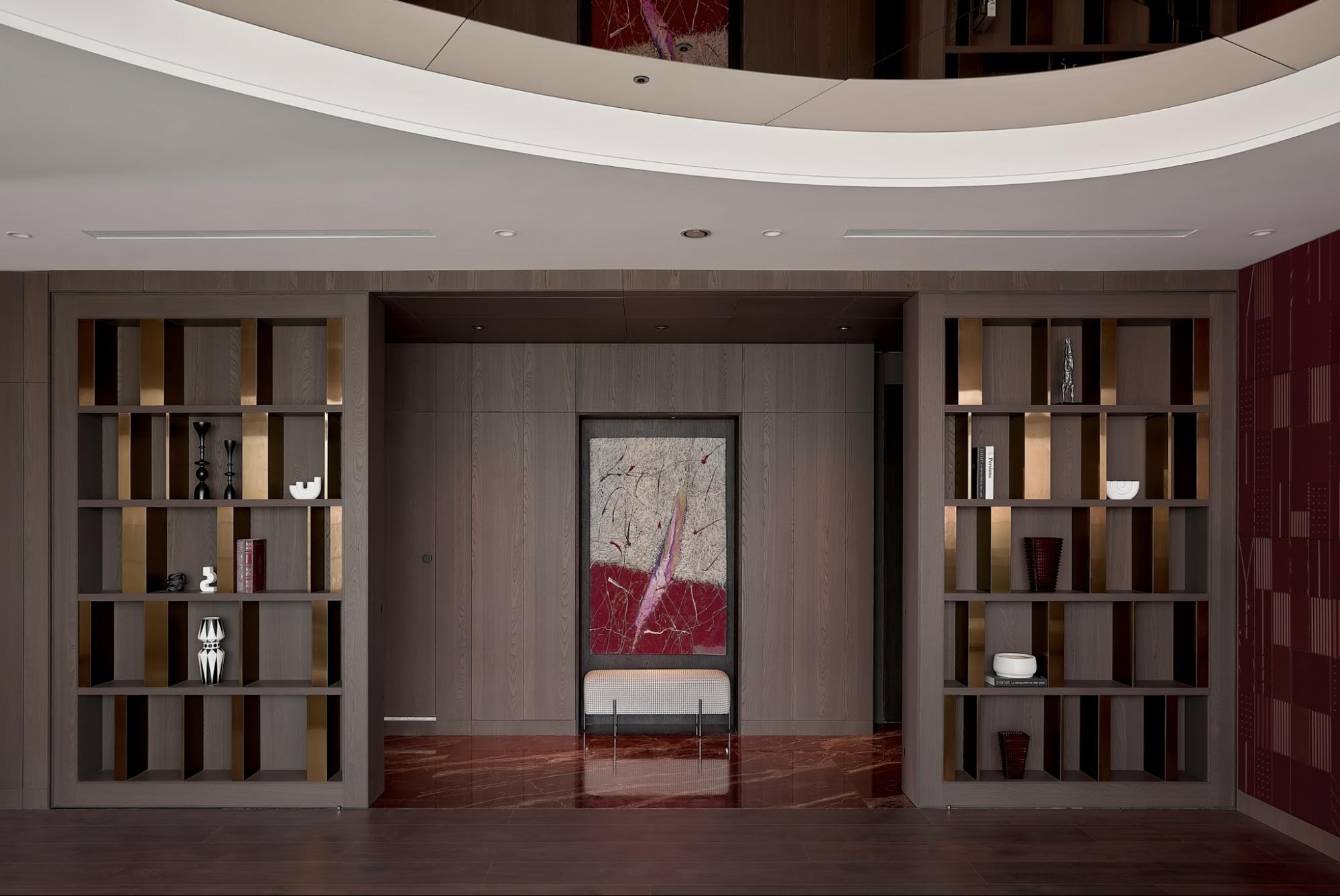 A large-area space breaks every architectural limit of a conventional apartment.
