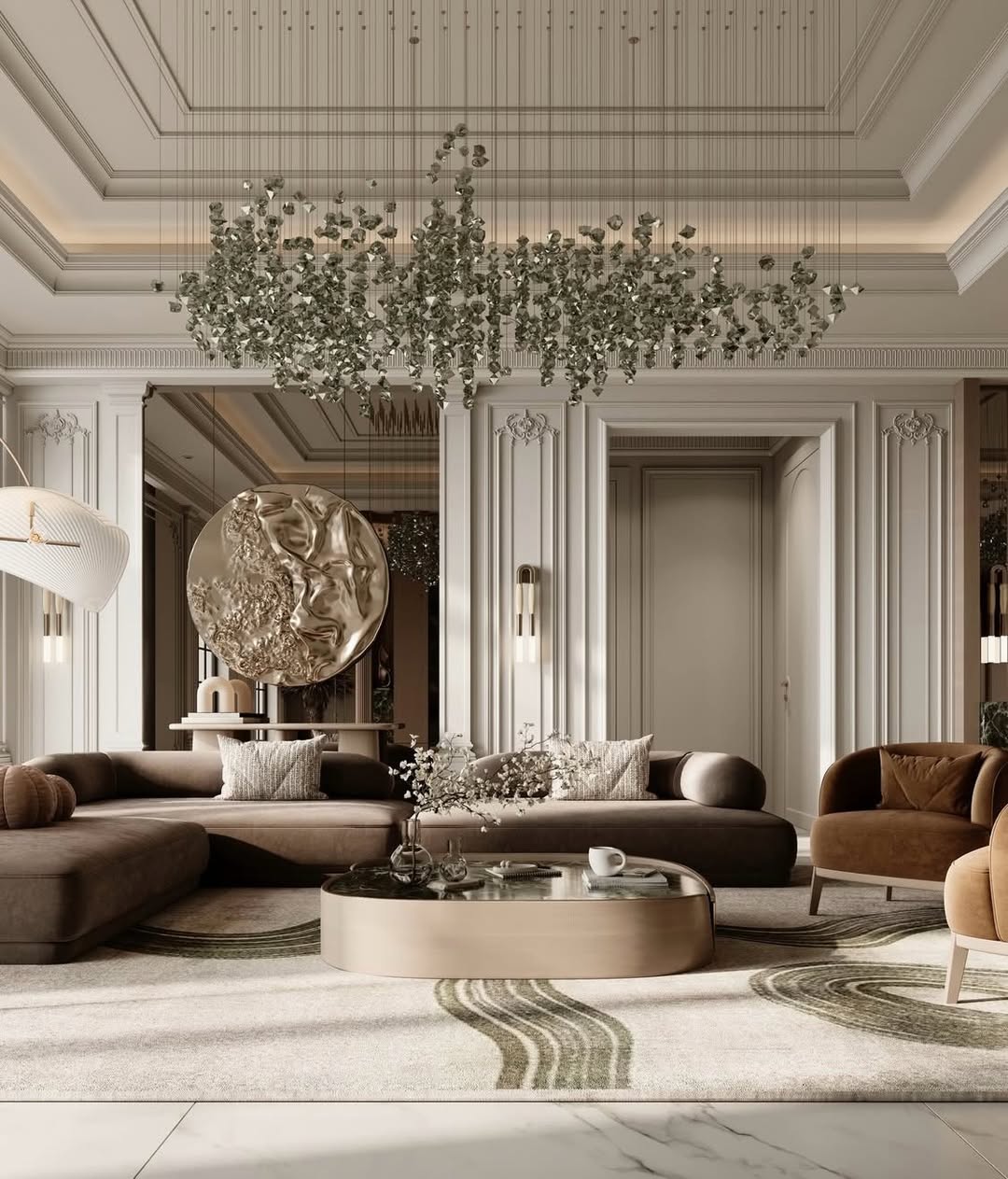 Sharp PU moldings running along the wall surface honor a regal, grand beauty.