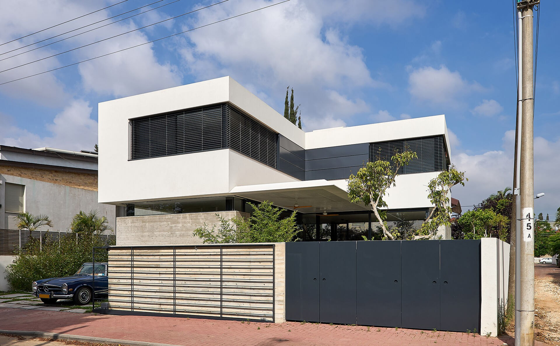 A 9m+ facade townhouse villa design in a modern style, optimizing function and aesthetics. (Source: Internet)