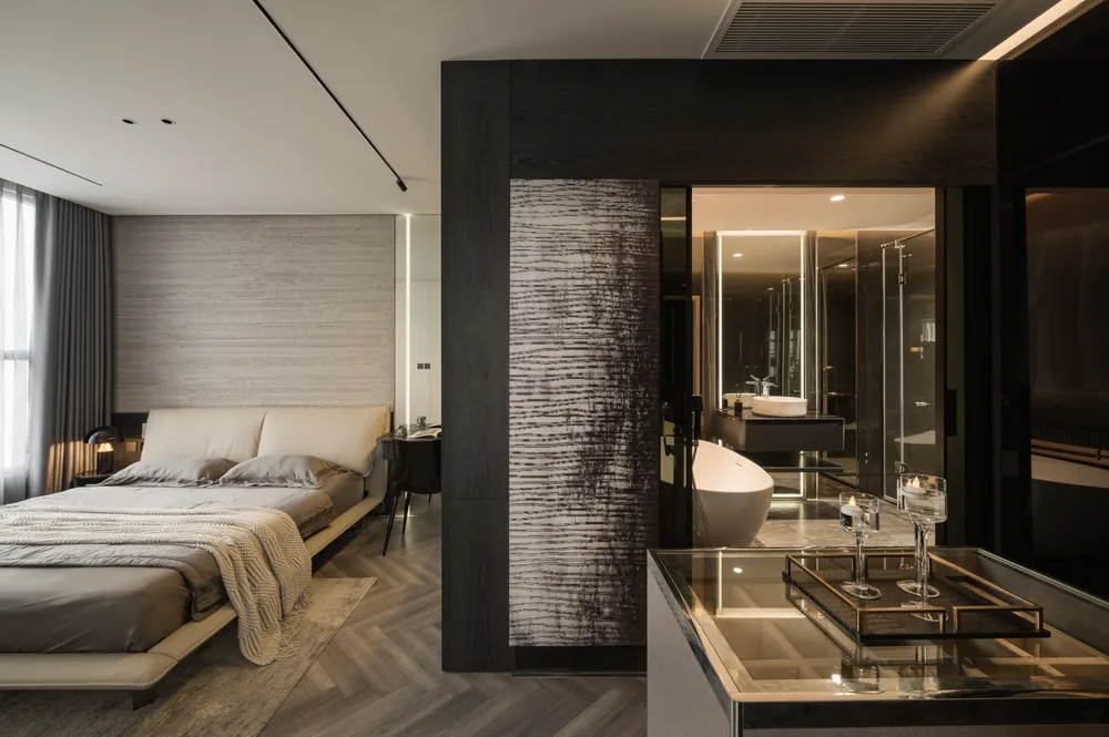 Phòng ngủ Modern Luxury với gỗ, kính và vật liệu cao cấp