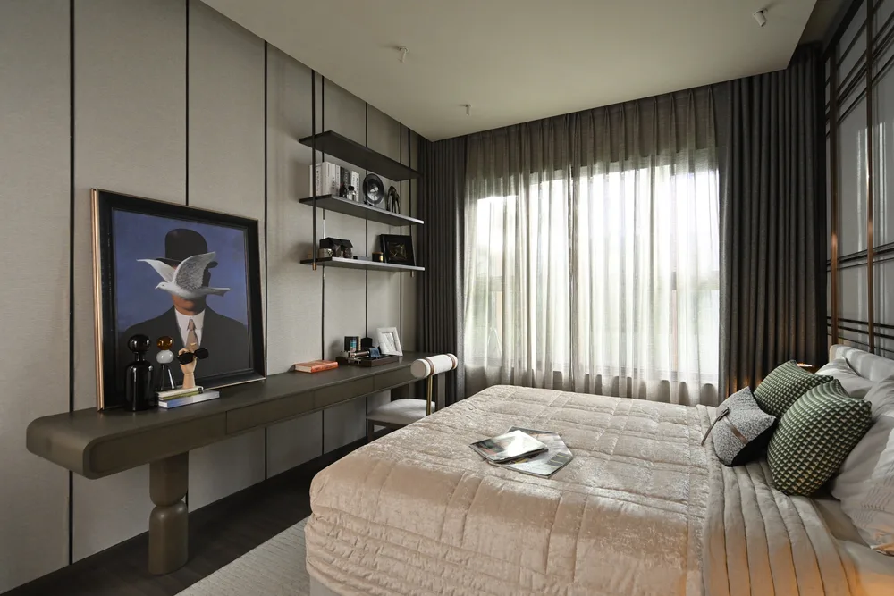 Thiết kế tận dụng lợi thế địa hình để tăng sự riêng tư và trải nghiệm cảnh quan.